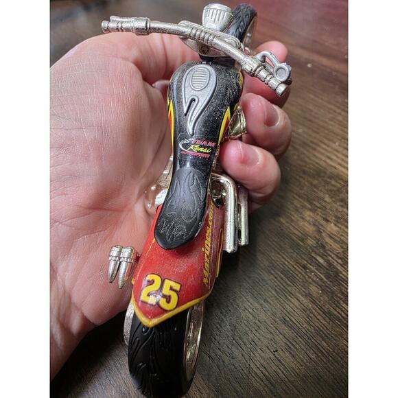 Matchbox - Harley Davidson - 1:64 Diecast Motorcycle Marines 25 Chopper - Picture 5 of 16